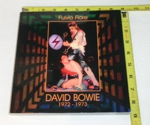 DAVID BOWIE 1972/73 - 400 PAGINE EDIZIONE LIMITATA LIBRO FOTOGRAFICO FIORE-ITALIA - Foto 1 di 19