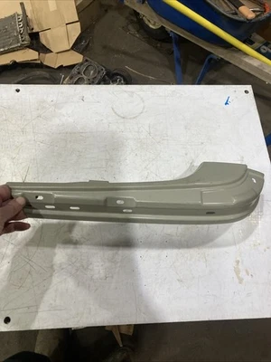 New OEM Genuine BMW E24 635CSi Coupe Bumper Front Right 51111886386 euro car ? Foto 1 de 4