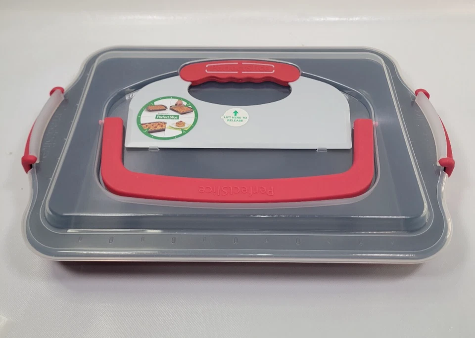 BergHOFF Perfect Slice 13x9 英寸不粘烤盘带切片工具 – 二手 — 第 1/4 张图片