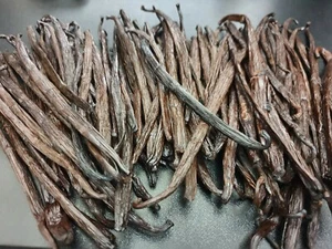 1 kg Bourbon Vanilleschoten Madagaskar Bohnen 13-16 cm AUF DER UNTERSEITE GETEILT - Bild 1 von 2