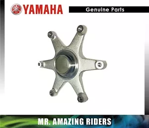 SOPORTE DE CUBO PIÑÓN EJE TRASERO YAMAHA 2001-2005 YFM660R RAPTOR 5LP-25386-00 - Imagen 1 de 1