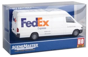 Walthers HO Scale Delivery Van (montiert) (weiß/lila/orange) - Bild 1 von 1