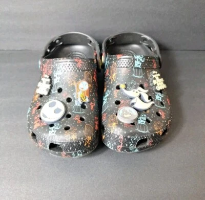 Crocs Disney Pesadilla antes de Navidad Brilla en la oscuridad Zapatos Talla J2 Niños Foto 1 de 4