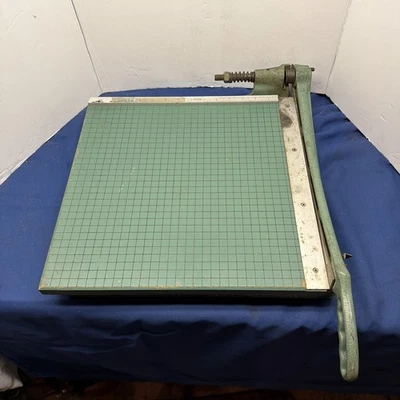 Guillotina cortadora de papel vintage Premier, material fotográfico. 16”x16” Sharp. Usado. Foto 1 de 4