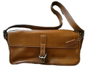 Bolso de Hombro Coach Vintage Hamptons Baguette Cuero Marrón Casi Como Nuevo - Imagen 1 de 8