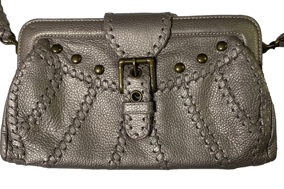 Bolso de Hombro Isabella Fiore Plateado Metálico Cuero Cartera 12x7 Y2K Glamour Foto 1 de 4