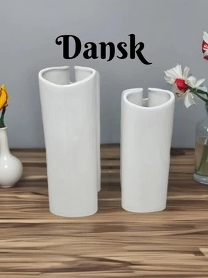 Par de jarrones dobles vintage de cerámica blanca Dansk estilo modernista curvilíneo  Foto 1 de 4