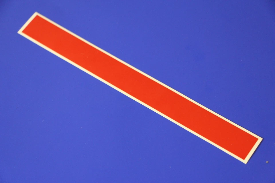 Calcomanía roja de vinilo parabrisas de 6" X 60" tira de carreras pegatina en blanco   Foto 1 de 1