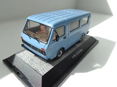 Volkswagen VW Lt 28 Modellino Auto Blu IN 1:43 Premium ClassiXXs Nuovo 13351 - Immagine 1 di 3