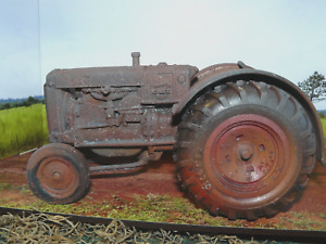 1:16 (DS)  Well worn , unrestored and abandoned  J. I. Case tractor