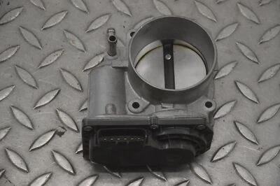 Carcasa del acelerador derecho Lexus RX450h 22030-31090 2018 23811369 Foto 1 de 4