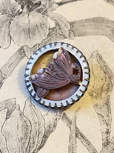 Superbe bouton ancien en nacre sculptée Papillon Collection French Button - Imagen 1 de 2