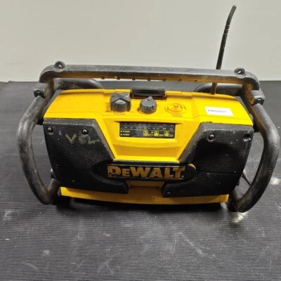 DEWALT DW911 Radio - Funktioniert Nicht, Verkratzt - Bild 1 von 4