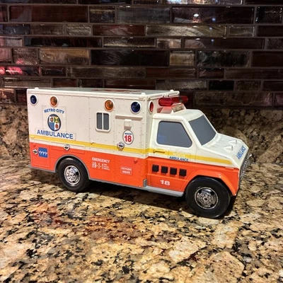 1992 FunRise Metro City Ambulance  Paramedic #18 Emergency Tested Works Vintage - Image 1 of 4