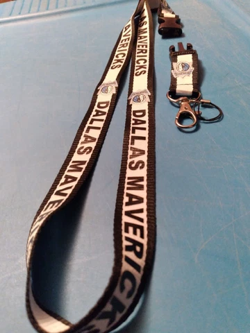 DALLAS MAVERICKS LANYARD KEY CHAIN WITH DETACHABLE BUCKLE new without tags Cover