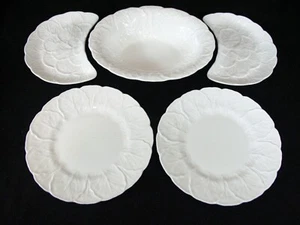 Wedgwood COUNTRYWARE 10" Oval Vegetable Bowl 2 Crescent Salad & 2 Luncheon Plate - Picture 1 of 7