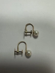 Pearl Earrings 1.2 grams - Picture 1 of 4