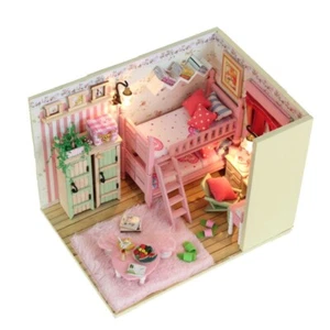 Kit en miniatura para casa de muñecas - My Little Buddies - ROSA (M006) con luz y cubierta - Imagen 1 de 4
