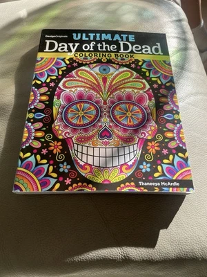 Ultimate Day of the Dead Coloring Book by Thaneeya McArdle — 第 1/3 张图片