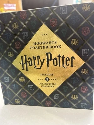 Гарри Поттер Хогвартс подставки книга: включает в себя 5 коллекционных подставок!  - Изображение 1 из 4