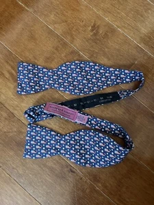 Vineyard Vines Stars & Whales Flag Silk Bow Tie - Picture 1 of 9