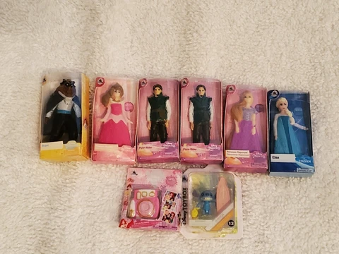 Lot Of 8 Mini Brands Disney Dolls Camera Elsa Stitch Beast Aurora FREE SHIPPING Cover