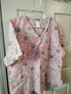 TL Uniforms 2 Pocket Pink/Pastel Floral Scrub Top Size 2X - Picture 1 of 1