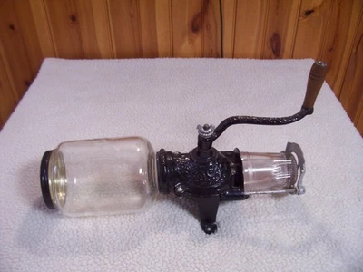 Molinillo de café de montaje en pared Brighton Premier. Taza y tapa de captura no originales Ex. Estado Foto 1 de 4