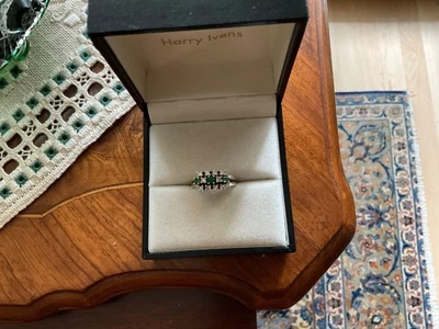 SMARAGDRING - RING MIT 3 SMARAGDEN  UND 10 BRILLANTEN - WG 585 - RG 16 - 6,36 g - Bild 1 von 4