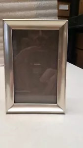 Silver 6.25" x 4.25" Self-standing Picture Frame (V) - Picture 1 of 4