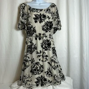 Alice + Olivia Women’s Size Medium Black Cream Silk Blend Short Sleeve Dress - Picture 1 of 12