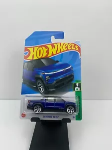 Estuche E Mainline Hot Wheels 2024 hw verde velocidad Silverado EV RST 110/250 - Imagen 1 de 2