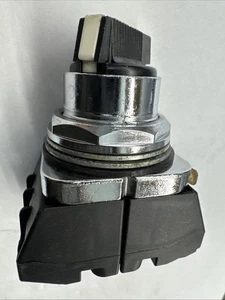 Interruptor Siemens 30MM 52SA2AAB 52BJK CONTACT encendido apagado arriba abajo 2 posiciones mantenido - Imagen 1 de 6