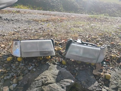 1997 - 1999 年凯迪拉克 DeVille 车头灯、标记和支架 — 第 1/4 张图片