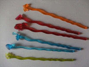 lot 6 touilleurs etat neuf -- plastique - couleurs / tetes fruits  - Imagen 1 de 4