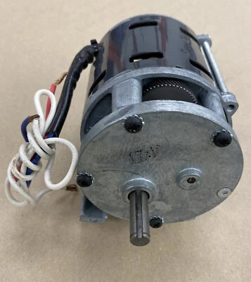 Von Weise Reversible 10 RPM, 65 in-lb, 1/40 HP gearmotor, (intermittent duty) - Image 1 of 4