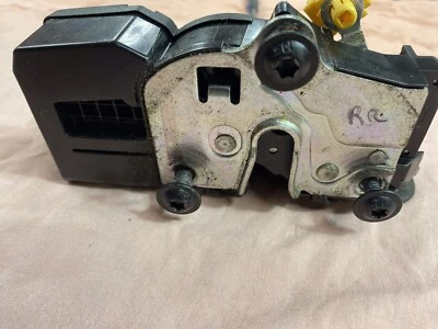 08 Conjunto de pestillo de puerta trasera derecha Saturn Vue pasajero Foto 1 de 4