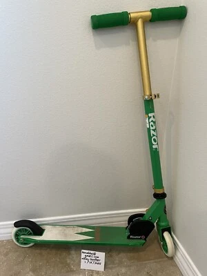 SDCC 2019 Hasbro MMPR Power Rangers RAZOR A Kick Scooter para Green Ranger con caja Foto 1 de 4