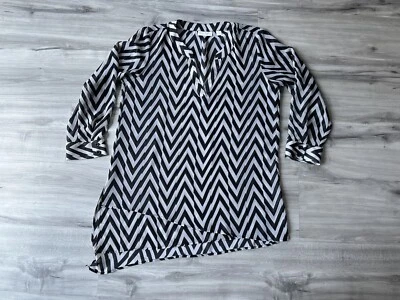 Camisa Blusa New York & Co Talla SX Manga Larga con Pestaña Rodante Asimétrica Negra Transparente Foto 1 de 4