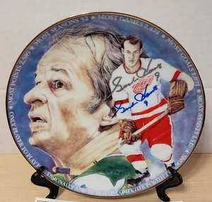 Gordie Howe "LIVING LEGEND" Whalers & Red Wings Gartlan Plate - Picture 1 of 2