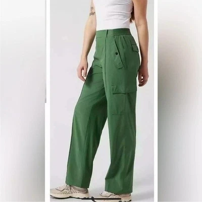 Athleta Vienna Straight Leg Lightweight Cargo Pants in Vineyard Green - Size 12 - Image 1 of 4