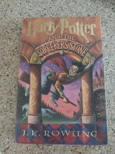 Harry Potter The Sorceror Stone US Version 1st American Edition Print Hardcover  - Picture 1 of 8