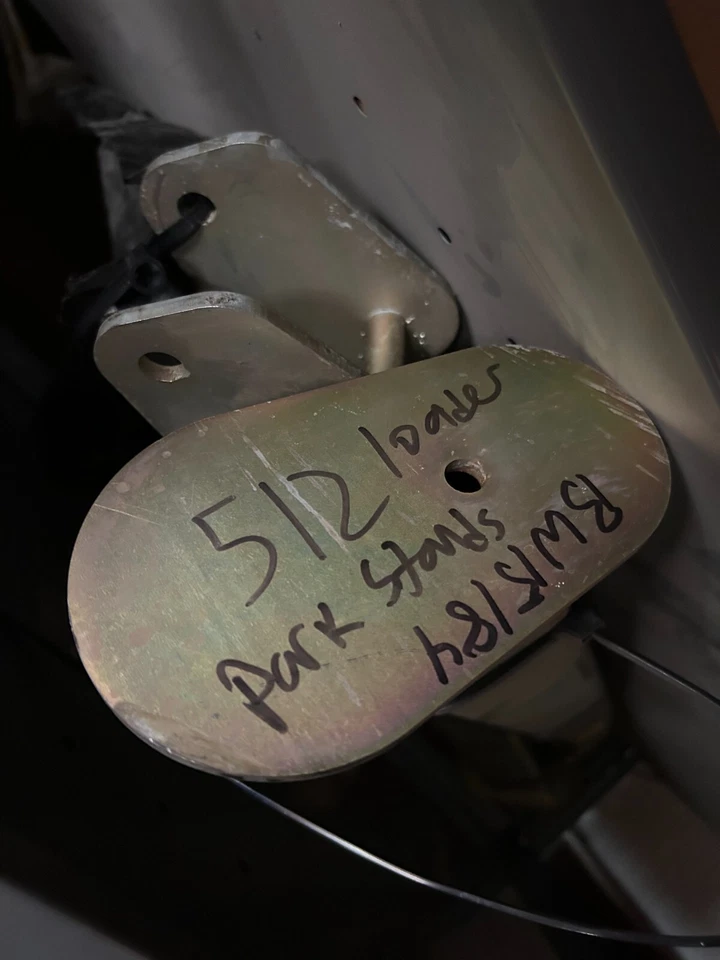 Suportes de carregador John Deere 512 #BW15184 - Imagem 1 de 3