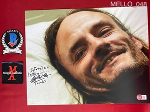 Rob Mello Feliz Día de la Muerte Autografiada Firmada 11x14 Beckett Certificado de Autenticidad Tumbas - Imagen 1 de 4