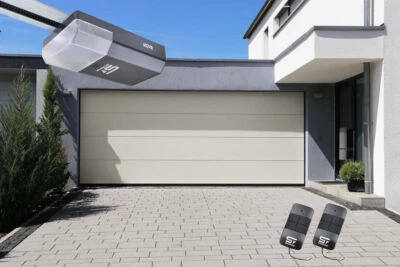 Garagentor Schartec Thermolux 40 Sektionaltor weiß L & M Sicke Woodgrain Rolltor - Bild 1 von 4