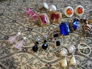 Lot of Vintage Pierced & Clip-On Earrings Brooch & Rings #35 - Picture 1 of 12