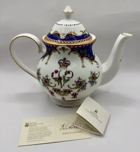 Royal Collection Trust Fine Bone China Queen Victoria Tea Pot England😍 - Picture 1 of 7