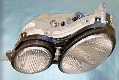 Hella LH Headlight Assy- 1D9 007 096-017 / 210-820-15-61 -For MBZ E430 & E420 - Image 1 of 4