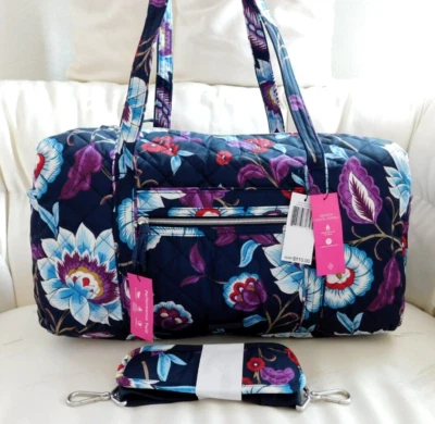 Bolso de fin de semana de lona de viaje mediano VERA BRADLEY Mayfair en flor sarga azul marino nuevo con etiquetas Foto 1 de 4