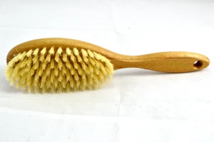 Ovalbürste mit hellen Borsten für empfindliches Haar Dr. Dittmar Made in Germany - Bild 1 von 1
